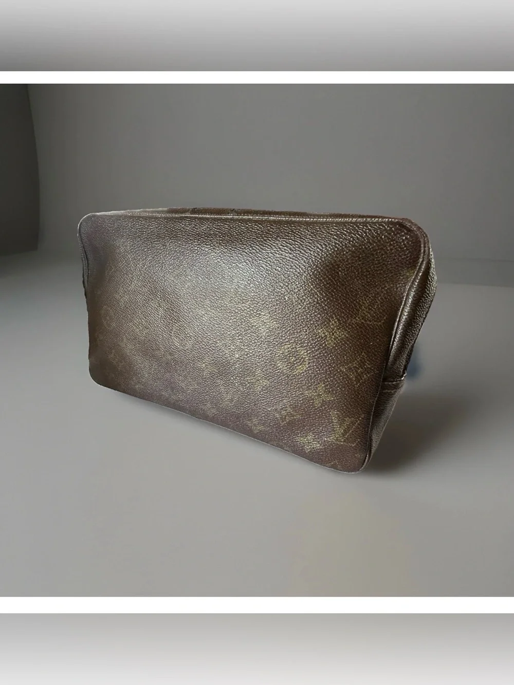 LOUIS VUITTON Trousse Toilette 28 Mono hand painted Toiletry Pouch M47522